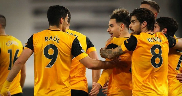 晋级英雄联盟总决赛八强，赛后KT发文：全胜晋级淘汰赛，要去往更高的地方